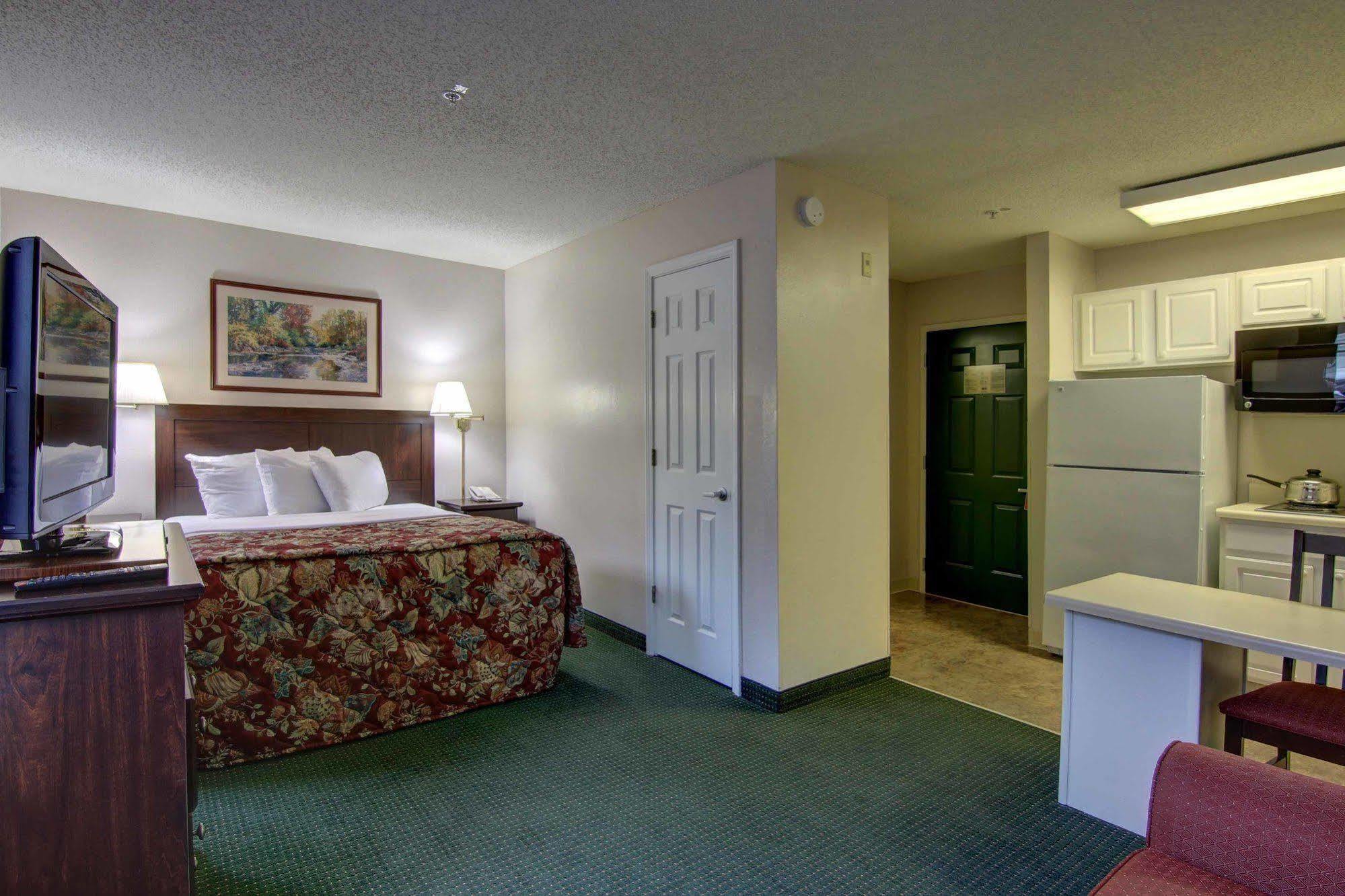 Intown Suites Extended Stay Marietta Ga - Roswell Rd エクステリア 写真