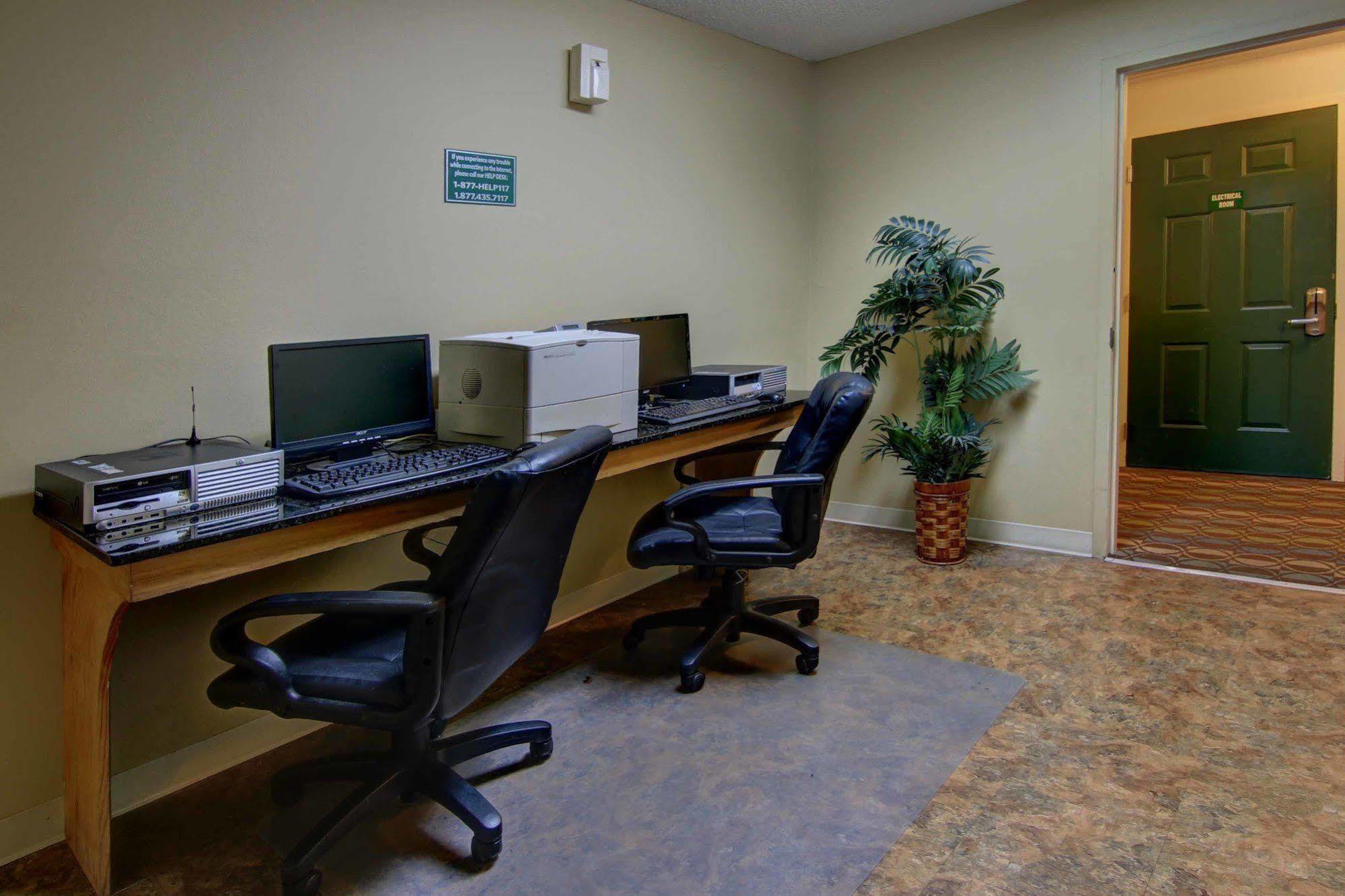 Intown Suites Extended Stay Marietta Ga - Roswell Rd エクステリア 写真